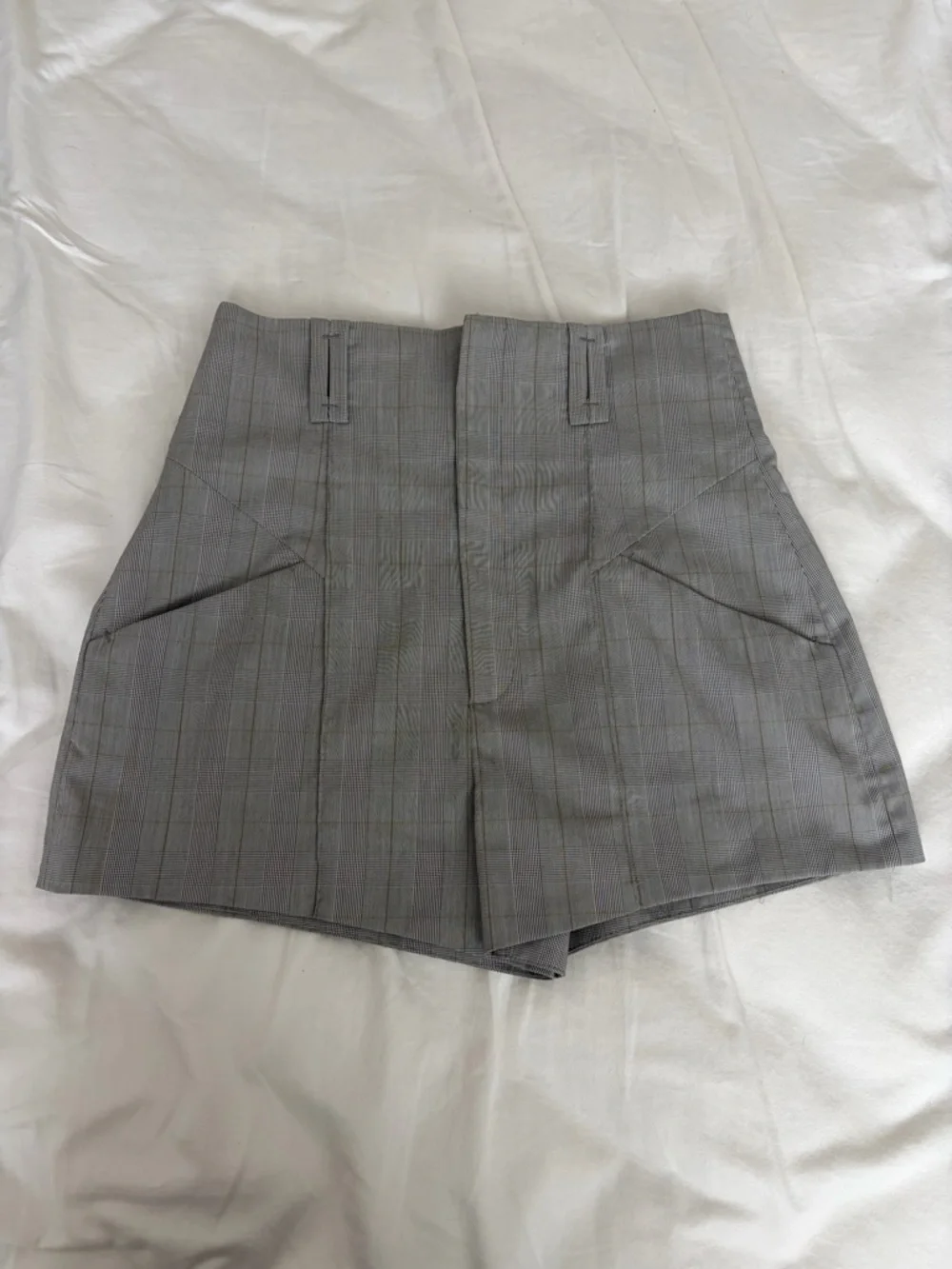 Zara Woman Gray Plaid Tailored Shorts, High Waist - Picture 3 of 4